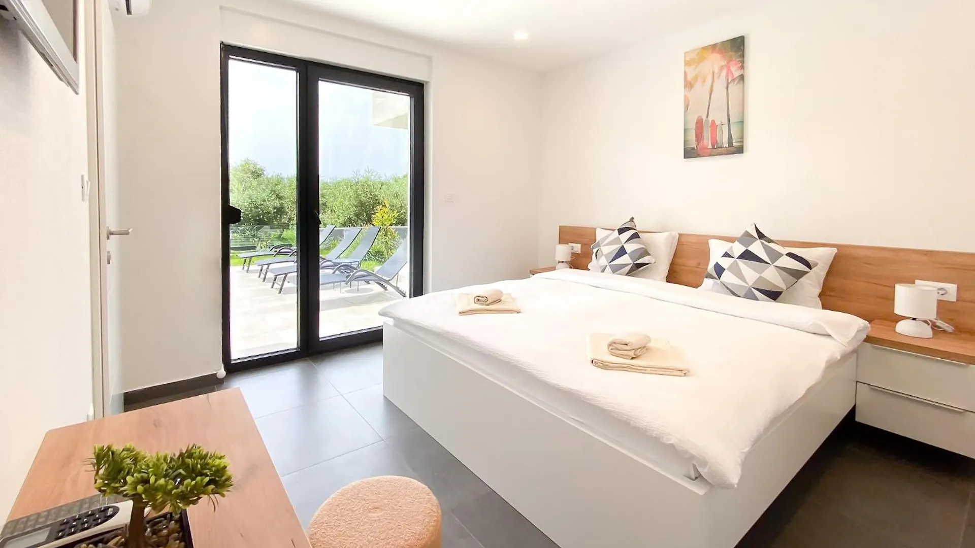 Modern Villa With Private Pool Near The Sea Liznjan