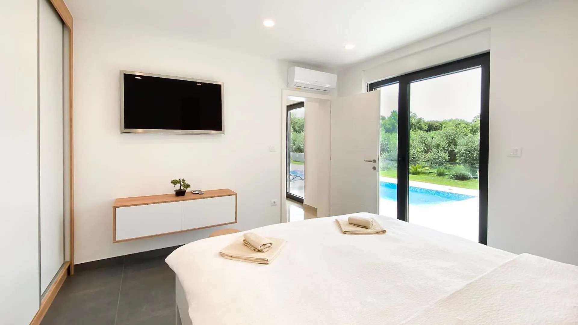 Modern Villa With Private Pool Near The Sea Liznjan 0*,