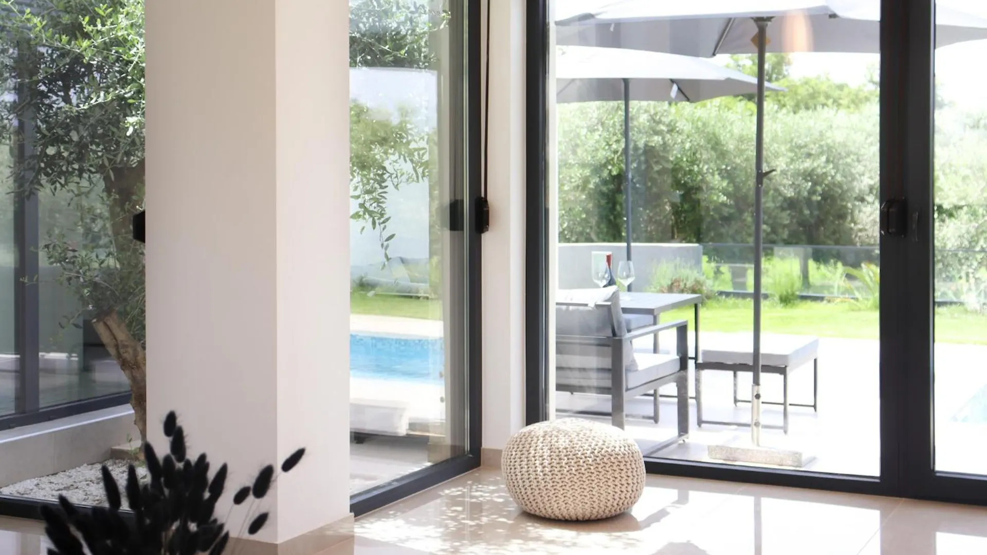 Modern Villa With Private Pool Near The Sea Liznjan